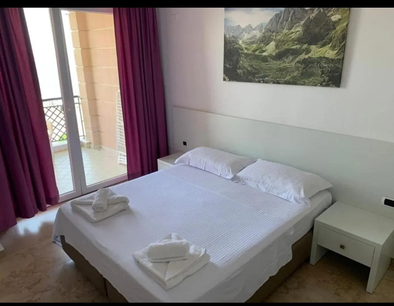 Hotel Brilant Shëngjin